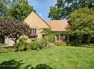104 W Willow Rd, Prospect Heights, IL 60070