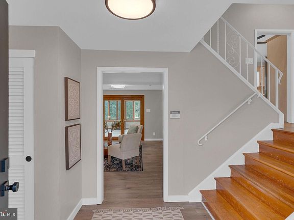 3rd image of 122 Leeds Rd