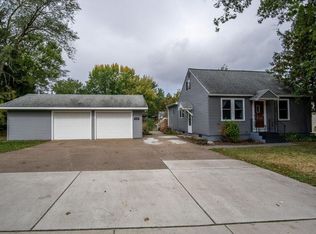2736 Shale Ledge Rd, Eau Claire, WI 54703
