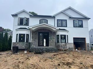 112 Columbia Dr, Jericho, NY 11753