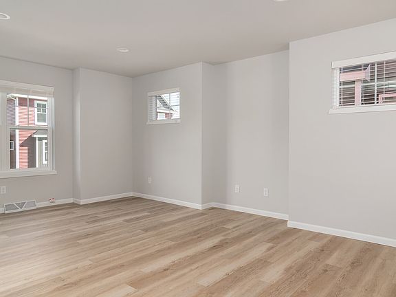 4th image of 6182 Driscoll Dr