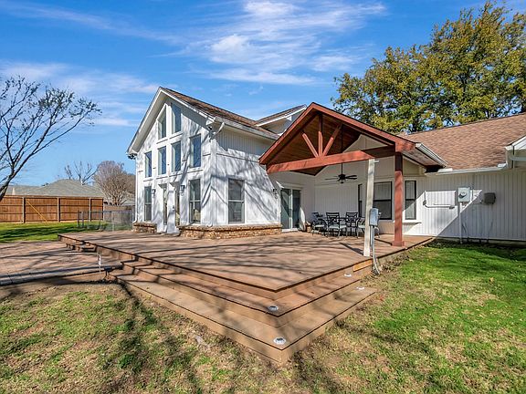 2nd image of 1231 Emerald Cir