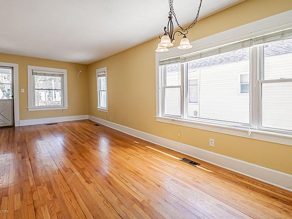 5th image of 713 N Magnolia Ave