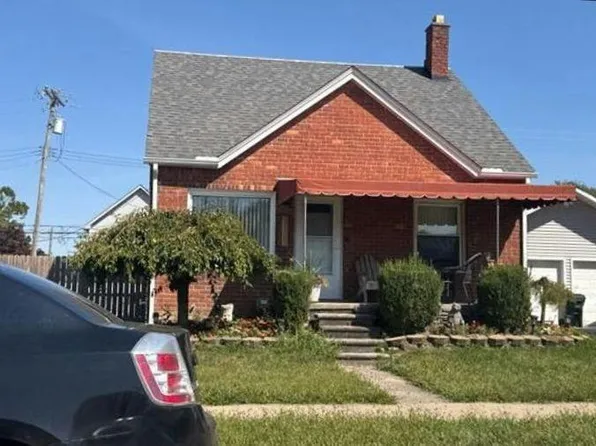 21527 Avalon St, Saint Clair Shores, MI 48080