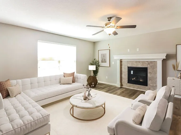 Elm Grove Luxury Rental Homes — Photo 42