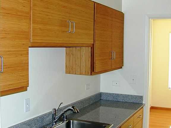 4th image of 2225 Franklin Ave E APT H