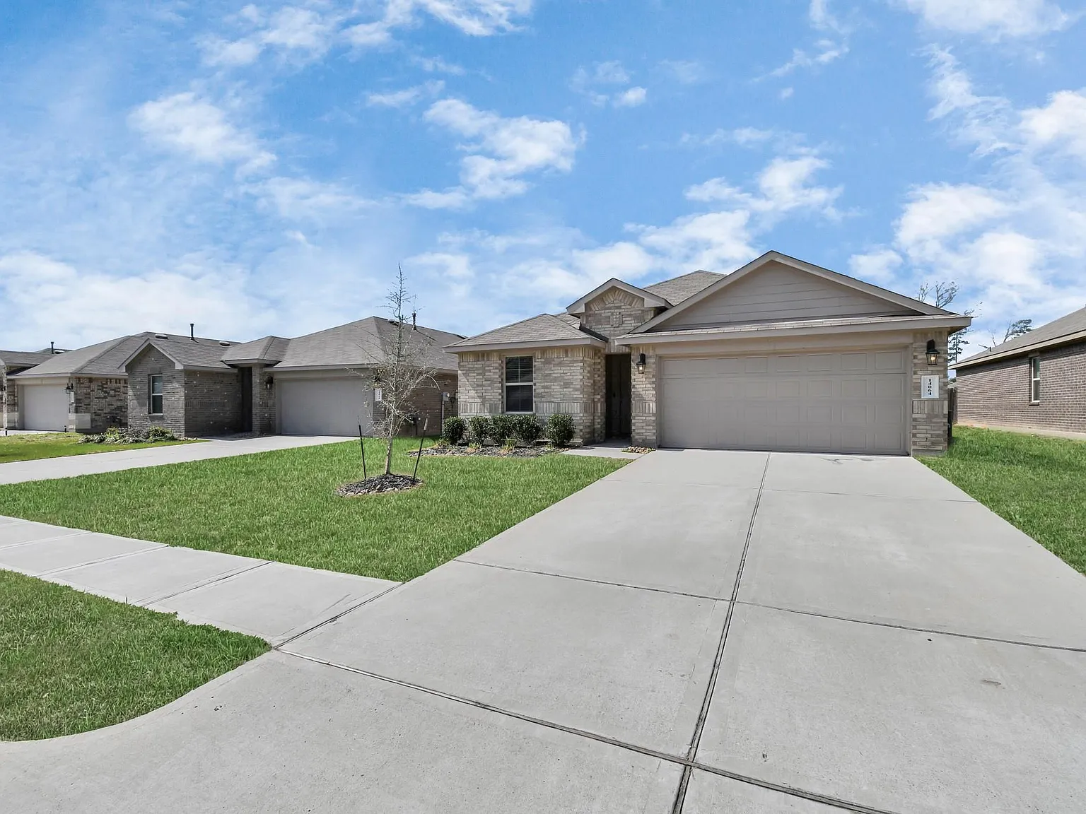 4 bed, 2.0 bath, 1717 sqft, $2,114 — Photo 4