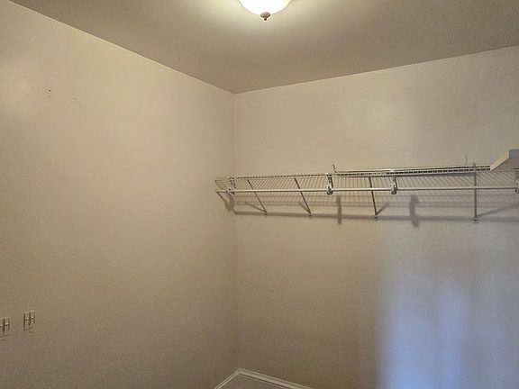 5th image of 479 Broad St #3