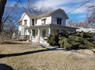 325 Elm St, Marion, KS 66861