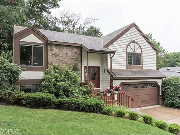 2nd image of 1295 Gladstone Dr SE