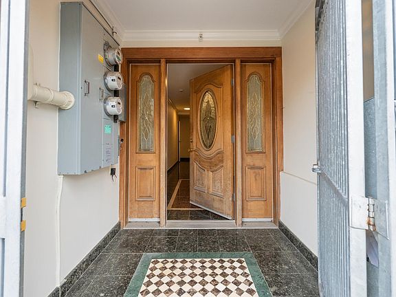 2nd image of 456-458 11th Ave #456