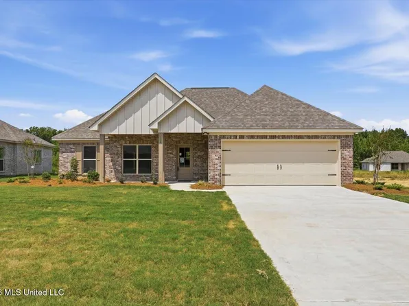 116 Newport Dr, Canton, MS 39046