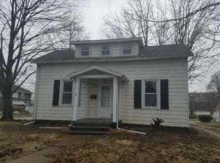 2104 5th St, Peru, IL 61354