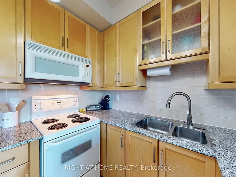 60 Byng Ave #1612 — Photo 15