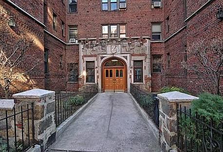 1st image of 4109 41st St APT 4L