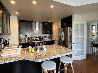 2 Heron Ct, San Rafael, CA 94901