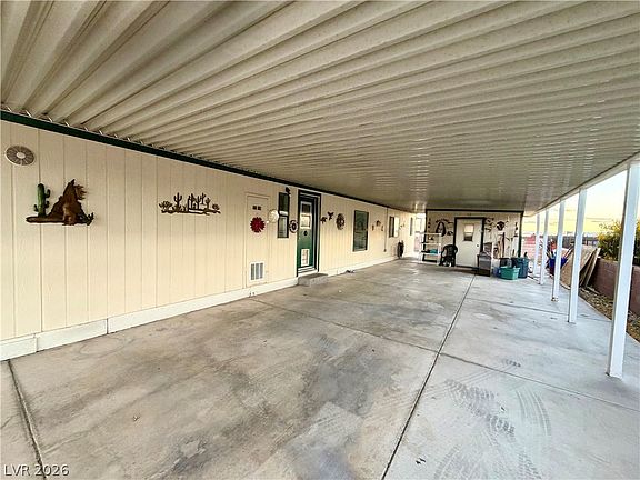 2nd image of 1641 Esquina St