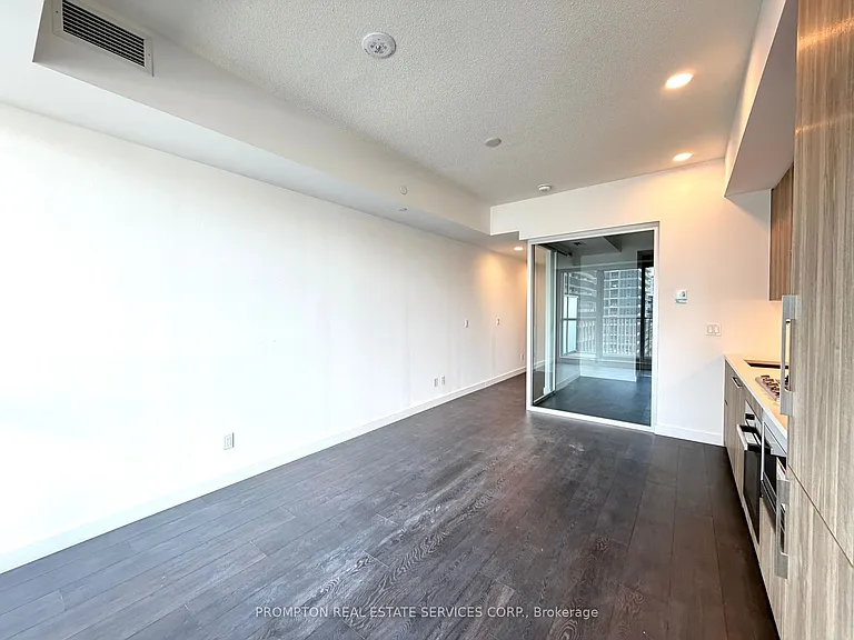 18 Esther Shiner Blvd #731 — Photo 12