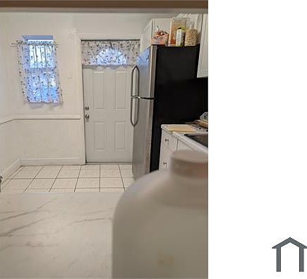 2nd image of 18900 NE 3rd Ct