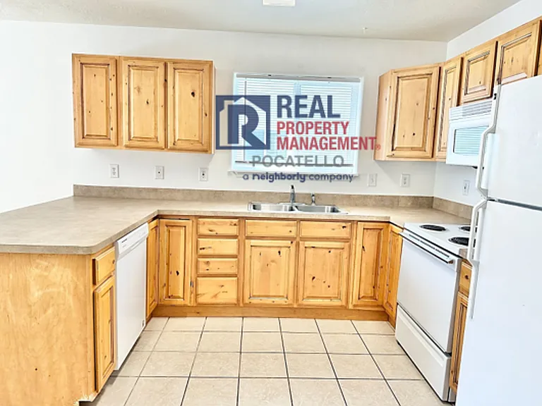 4407 Opal Ave — Photo 6