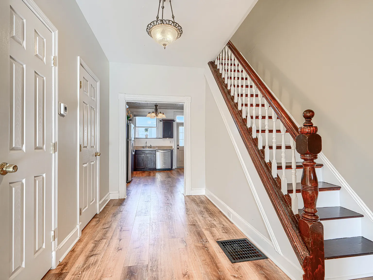 2 bed, 1.5 bath, 1144 sqft, $1,700 — Photo 4