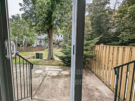 2nd image of 2923 Madeira Ct