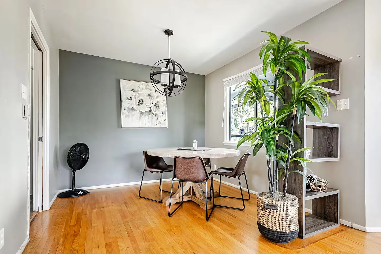 1 bed, 800 sqft, $3,600 — Photo 2
