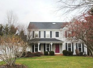 17110 N Brook Trl, Chagrin Falls, OH 44023