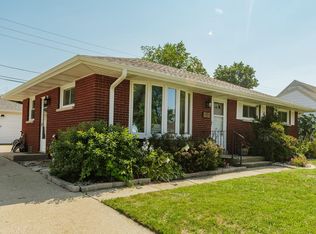 613 Edgewood Ave, South Milwaukee, WI 53172