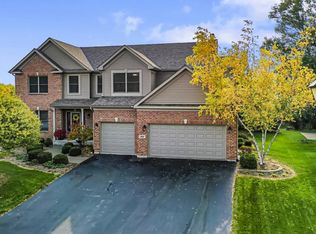 906 Woodland Dr, Antioch, IL