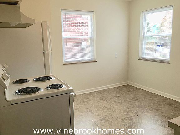 4th image of 662 Wrexham Ave