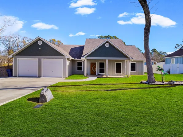 308 Resort Dr, Livingston, TX 77351