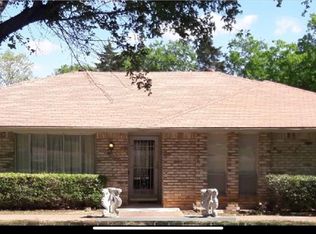 110 Southridge St, Red Oak, TX 75154