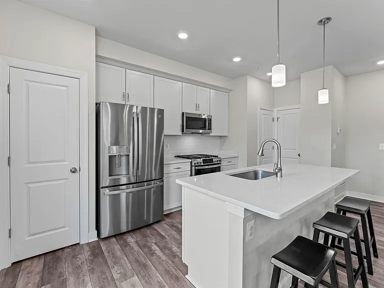 2410 Stella Pl #2 — Photo 13