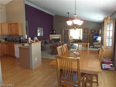 5th image of 3952 Edinburgh Dr