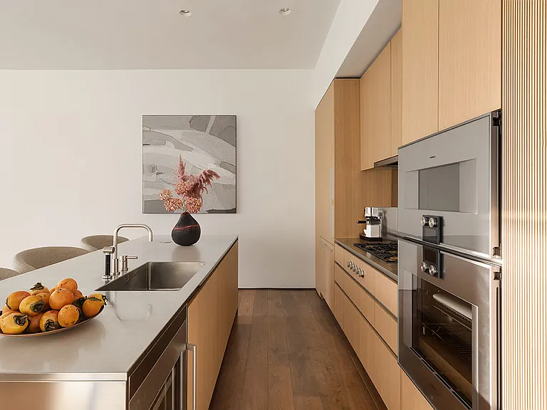 527 W 27th St #9B — Photo 4