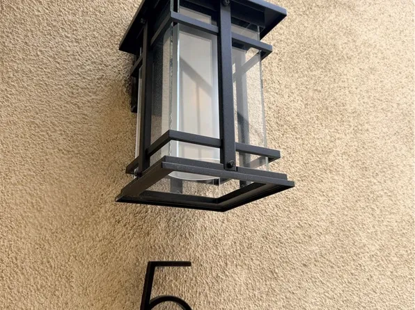 988 Valencia St, Costa Mesa, CA