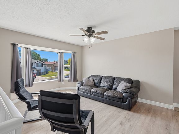 5th image of 3706 S Bronco Cir W