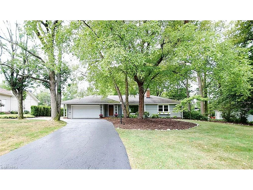 23820 Bryden Rd photo 1