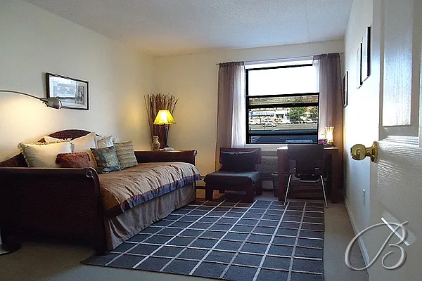 Sold by Bellmarc Realty | media 5