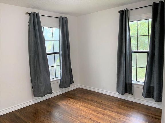 5th image of 1119 S Wine St