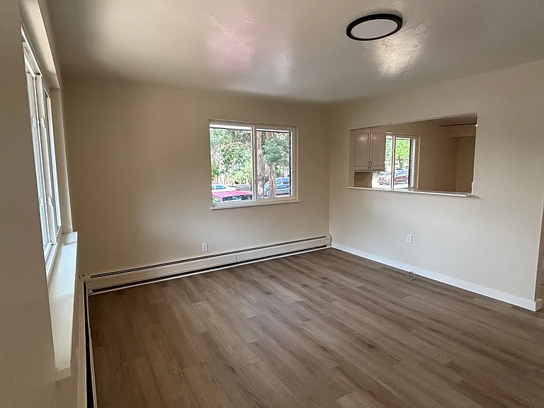 1112 W Ida Ave #A — Photo 3
