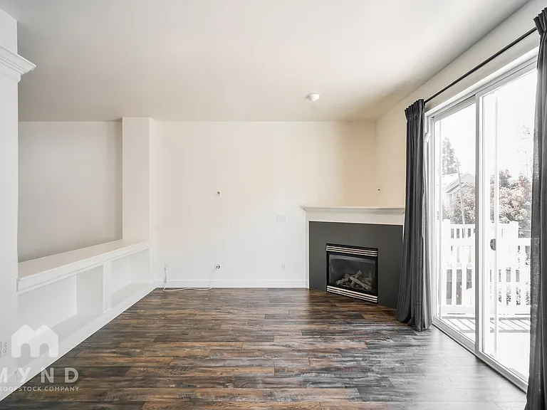 13908 NE 23rd Ave — Photo 5