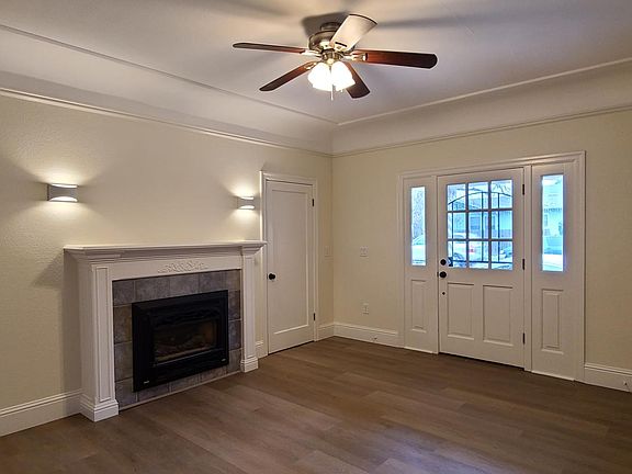 3rd image of 463 Washington St