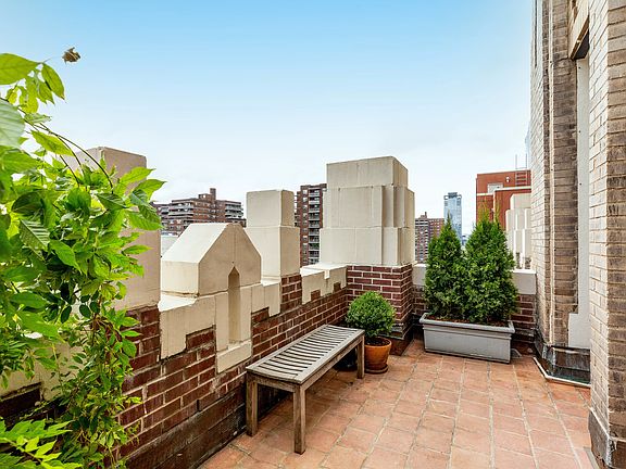 5th image of 249 W 29th St APT 12