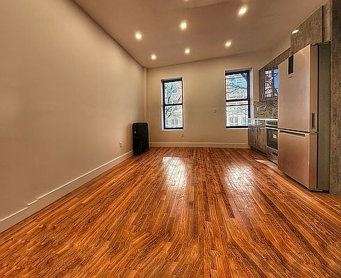 3rd image of 763 Park Pl #2B