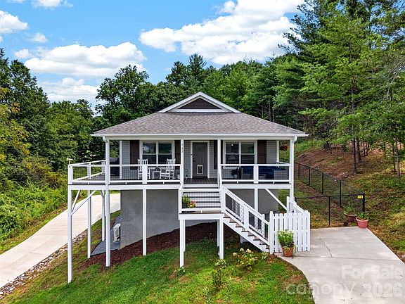 3rd image of 932 Morlin Acres Dr