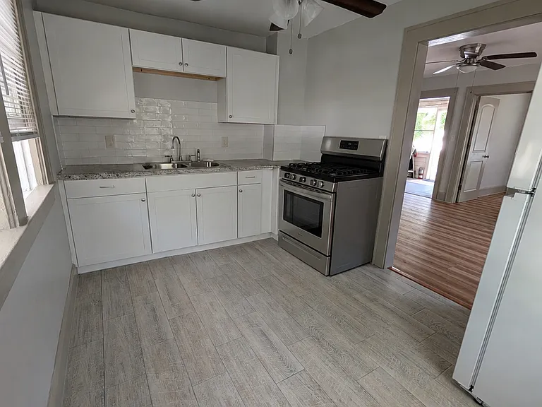 810 11th St N #3 — Photo 3