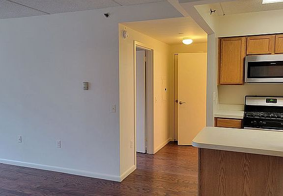 3rd image of 210 E 118th St APT 501