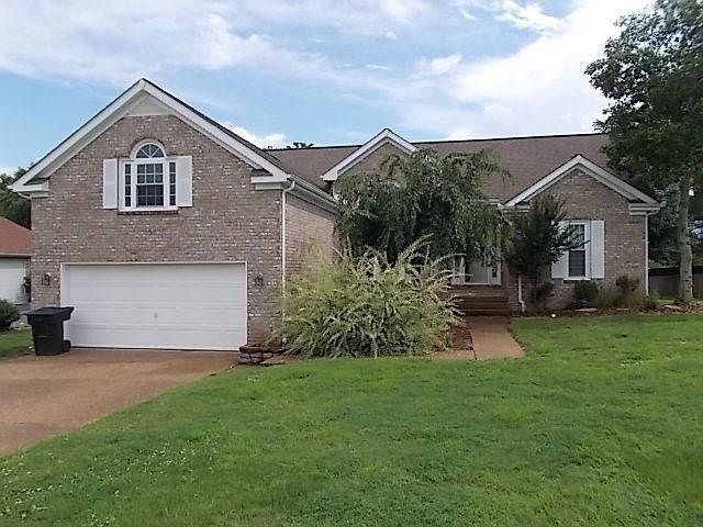1st image of 2119 Iroquois Ct